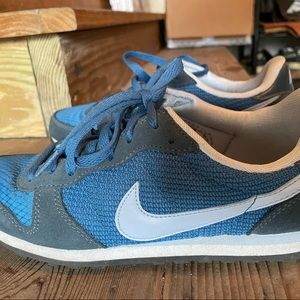 Nike sneakers. Women’s size 9. Like new. Blue on blue